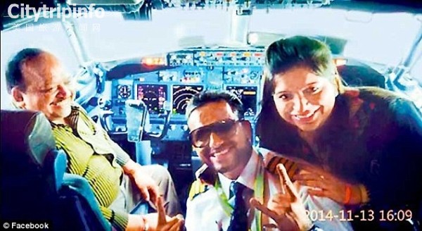 《罔顾安全规定 印度飞行员热衷在驾驶舱内合影》