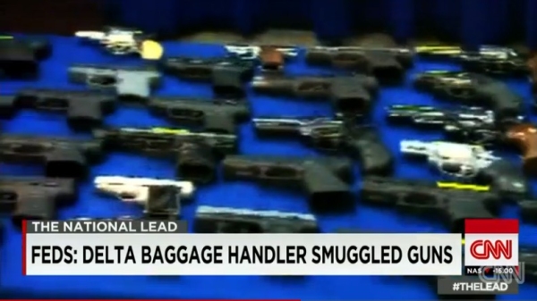 美航企员工用登机行李偷运大量枪支细节曝光