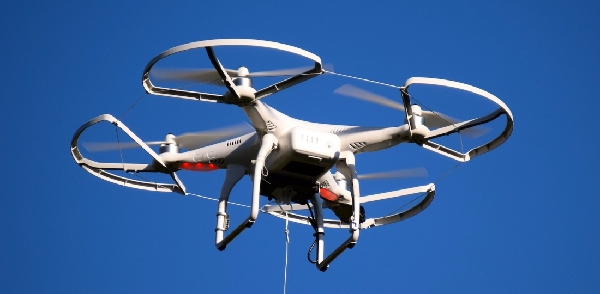 《FAA批准无人机用于农业和房地产业》