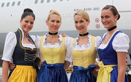 《空姐必须穿裙装―为什么航空业性别歧视难根除？》