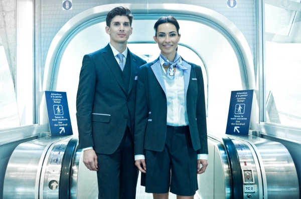 空姐必须穿裙装―为什么航空业性别歧视难根除？