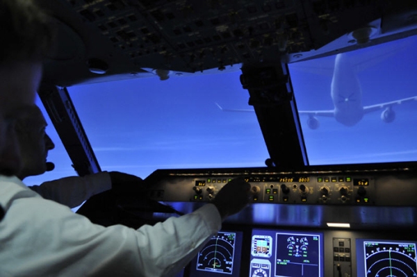 欧洲科学家正研发客机空中加油和空中转机系统