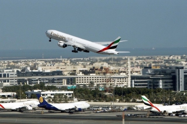 《阿联酋拍飞机需谨慎　未经批准将监禁或罚款》