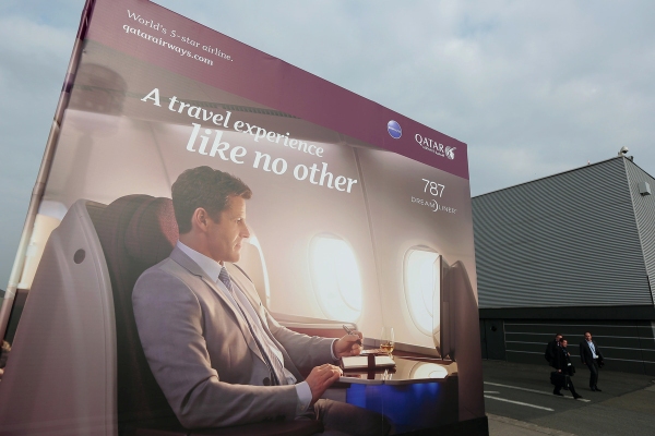 《卡航闹乌龙 787客舱广告牌错用A380内饰图》