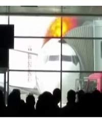 《SCAT航空一架737在地面爆炸起火 飞机被毁》