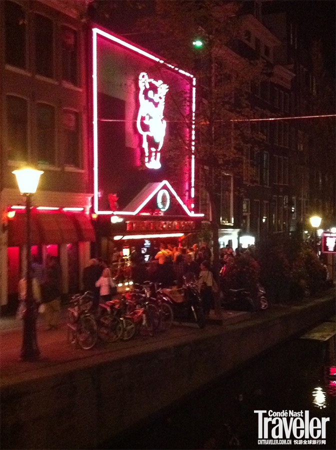 《退休警察反水变私人导游 带你玩转阿姆斯特丹红灯区》