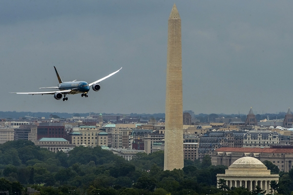 《越南航空首架787-9飞越华盛顿 将购777X和787-10》