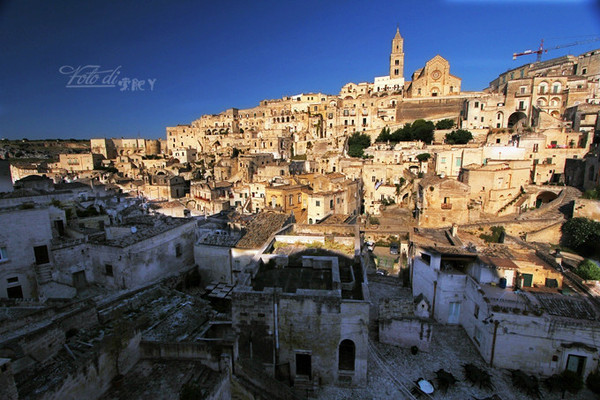 《石头城马泰拉 意大利最高端的旅游景点》