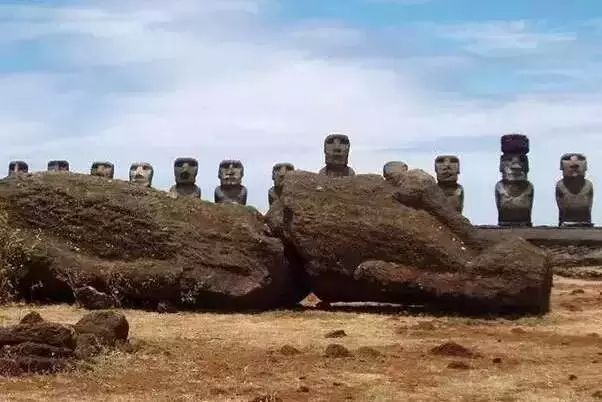 《你知道吗？复活节岛巨石像不是只有头，它们还有身体！》