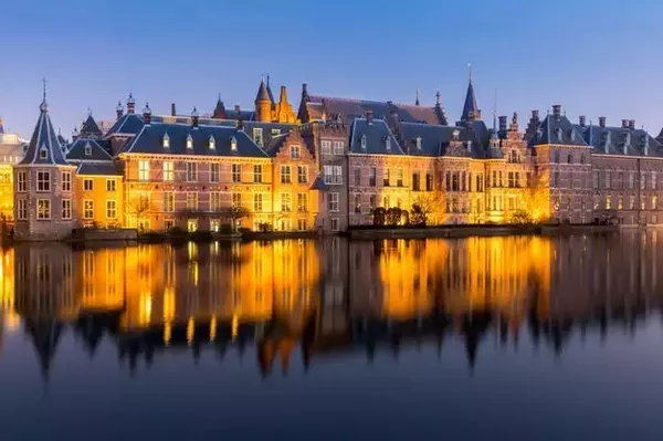 《荷兰旅游促进局低调宣布 中国15城可以申请荷兰签证有效期将放宽至 5 年 》