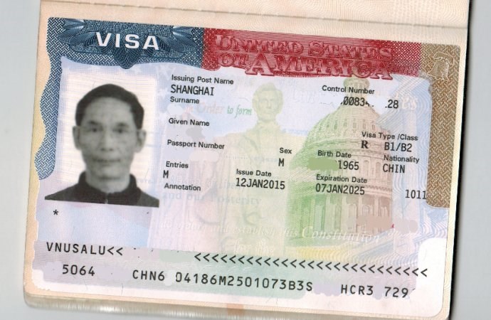 《美国签证频繁入境 打工嫌疑拒绝入境》