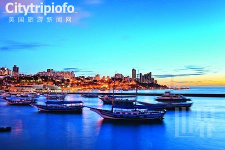 《色彩斑斓 巴西那片热情的海(组图)》