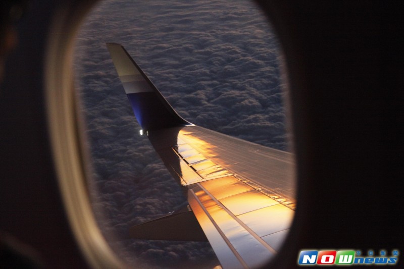 《三万英尺迎曙光　旅客直呼好感动！华航：明年再办　》