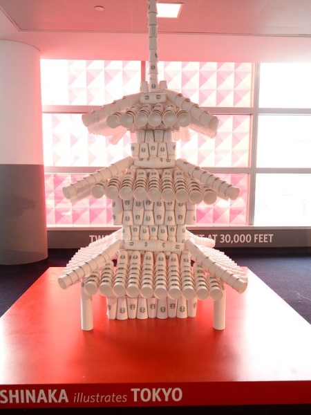 叹为观止！肯尼迪机场展出绝美咖啡杯雕塑