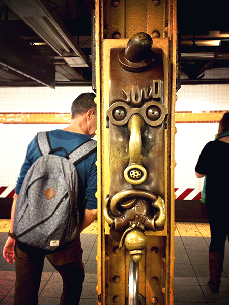 《纽约旅游体验百年地铁文化 小铜人的地铁人生LifeUnderground》