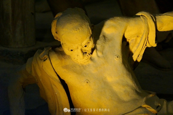 《扒一扒地主究竟有多恶？》