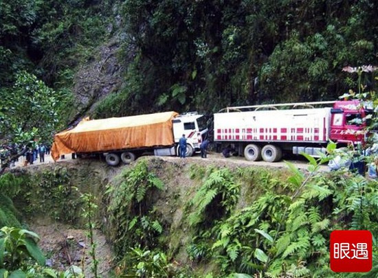 《这么美丽公路却是一条夺命公路 每年死亡200-300人》