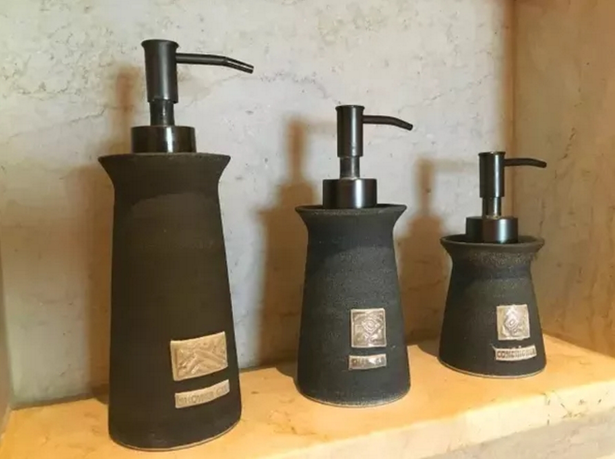 《一个隐藏在茂密深林间的精品酒店 住一晚你还想走吗？》