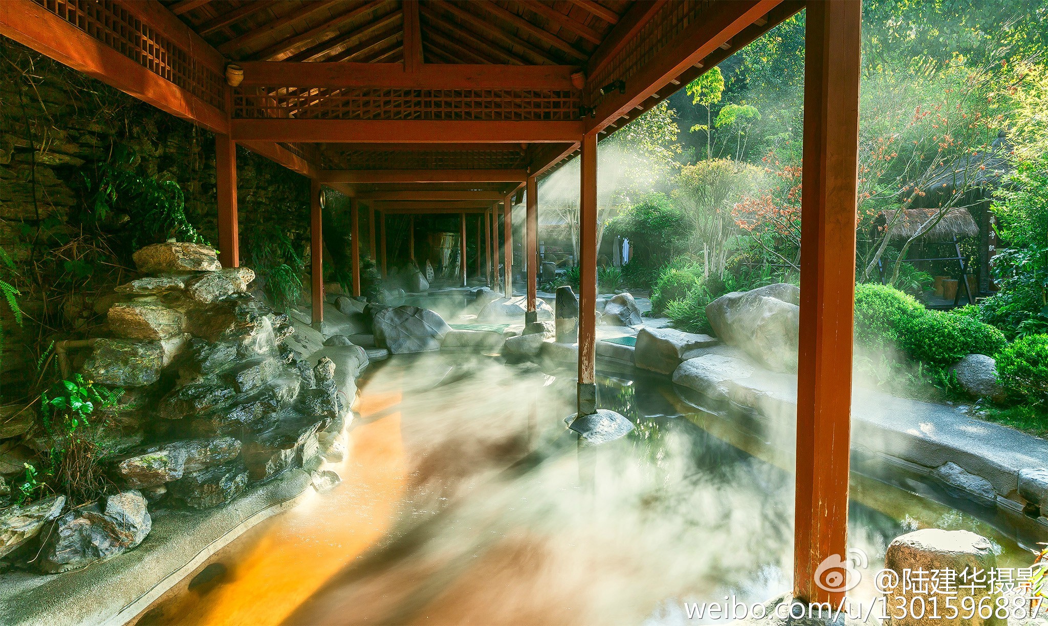 《腾冲浴谷温泉 隐藏在画中的温泉》
