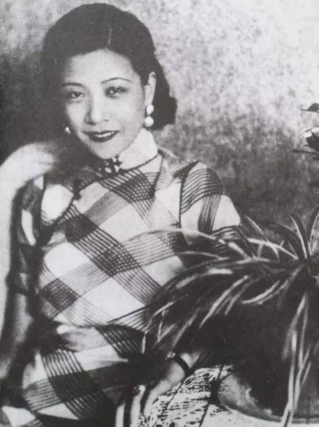 《中国女性妆容100年的变化 清朝风、民国风、劳动风...》
